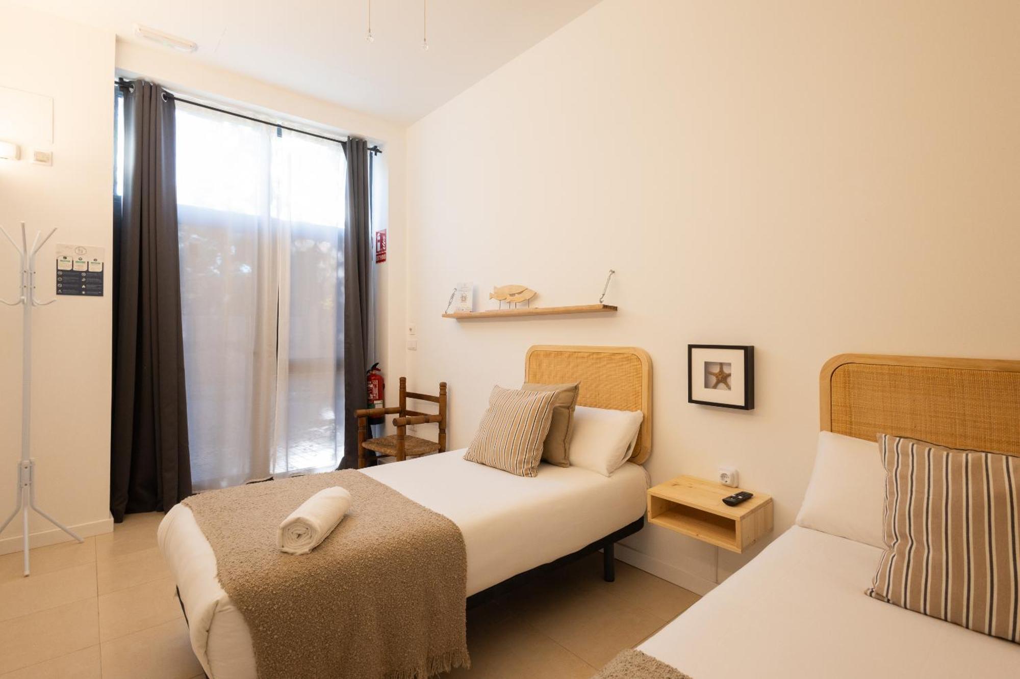 Florit Flats - The Pitiusas Rooms Valencia Bagian luar foto