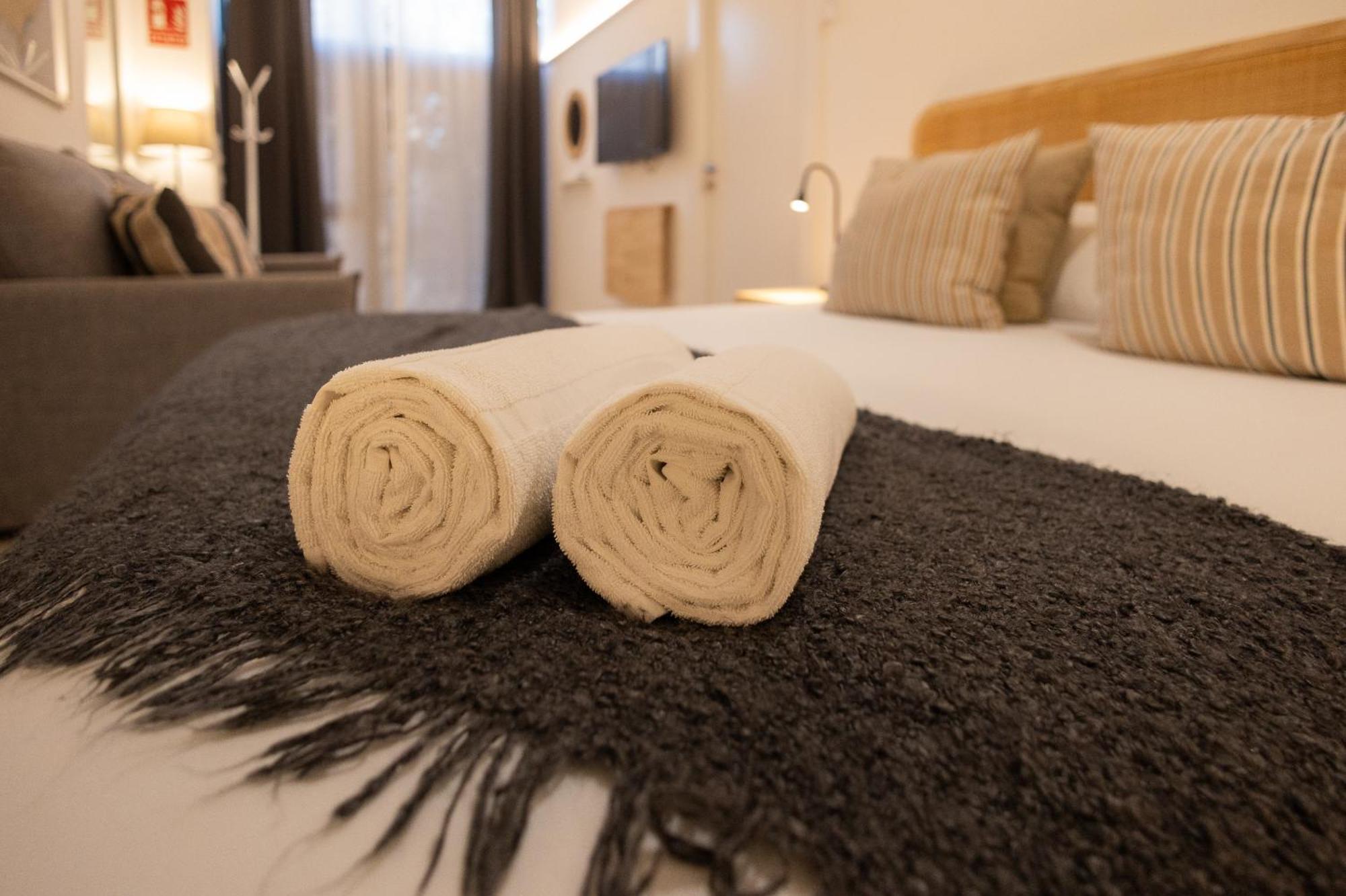 Florit Flats - The Pitiusas Rooms Valencia Bagian luar foto