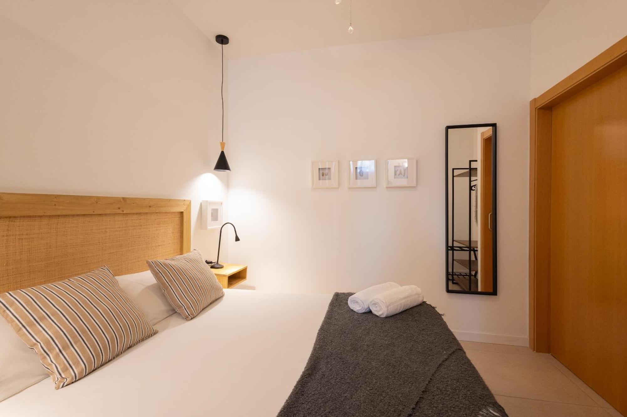 Florit Flats - The Pitiusas Rooms Valencia Bagian luar foto