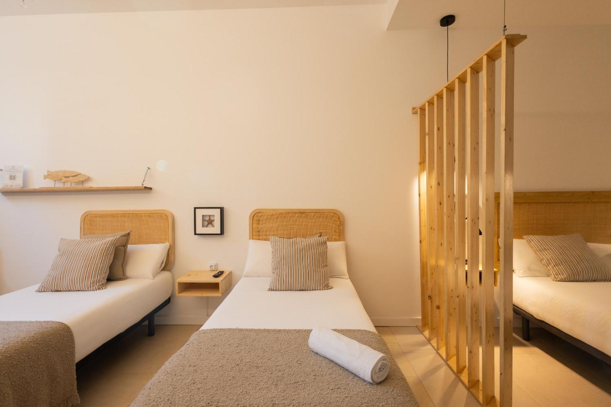 Florit Flats - The Pitiusas Rooms Valencia Bagian luar foto