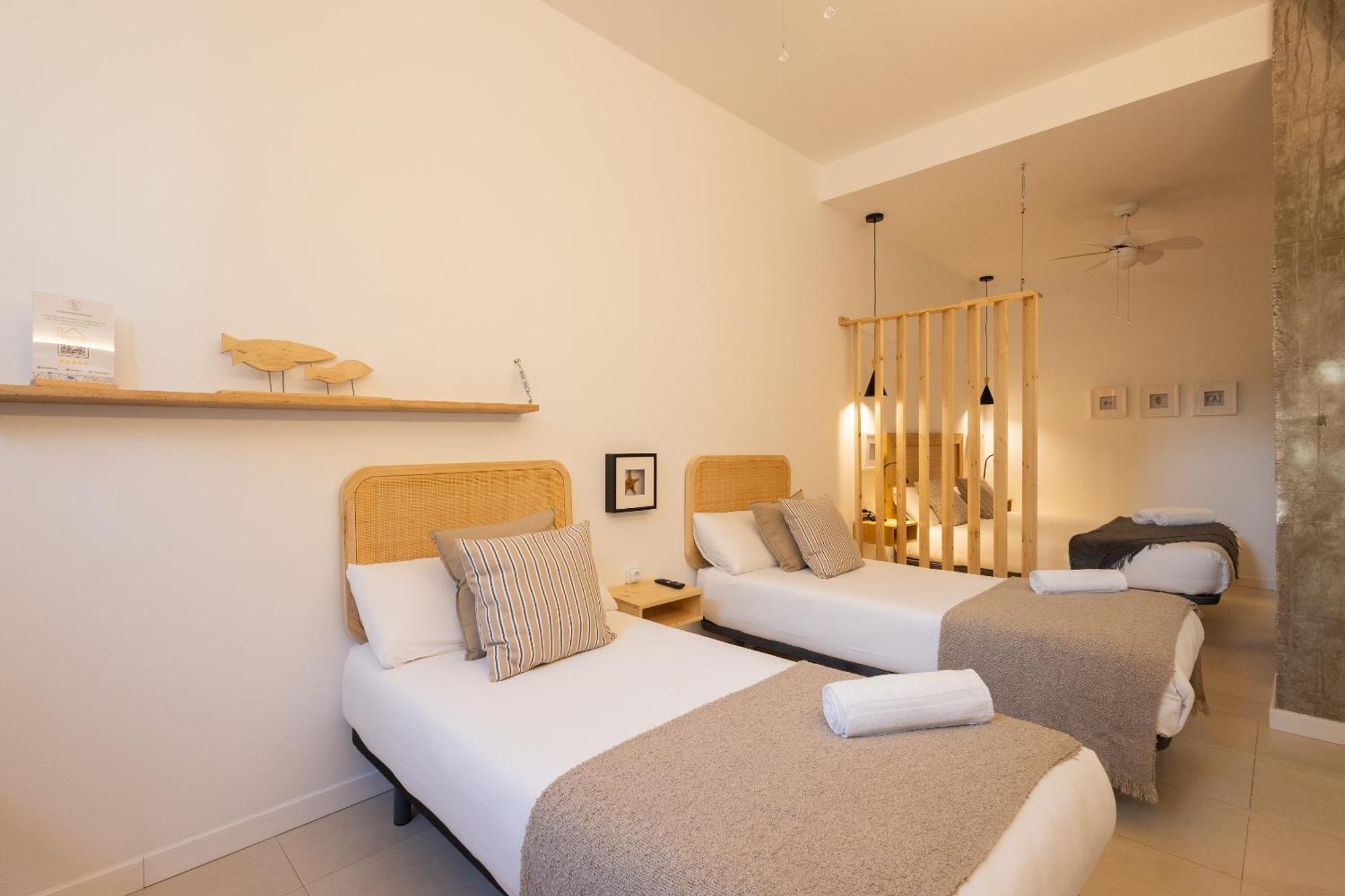 Florit Flats - The Pitiusas Rooms Valencia Bagian luar foto