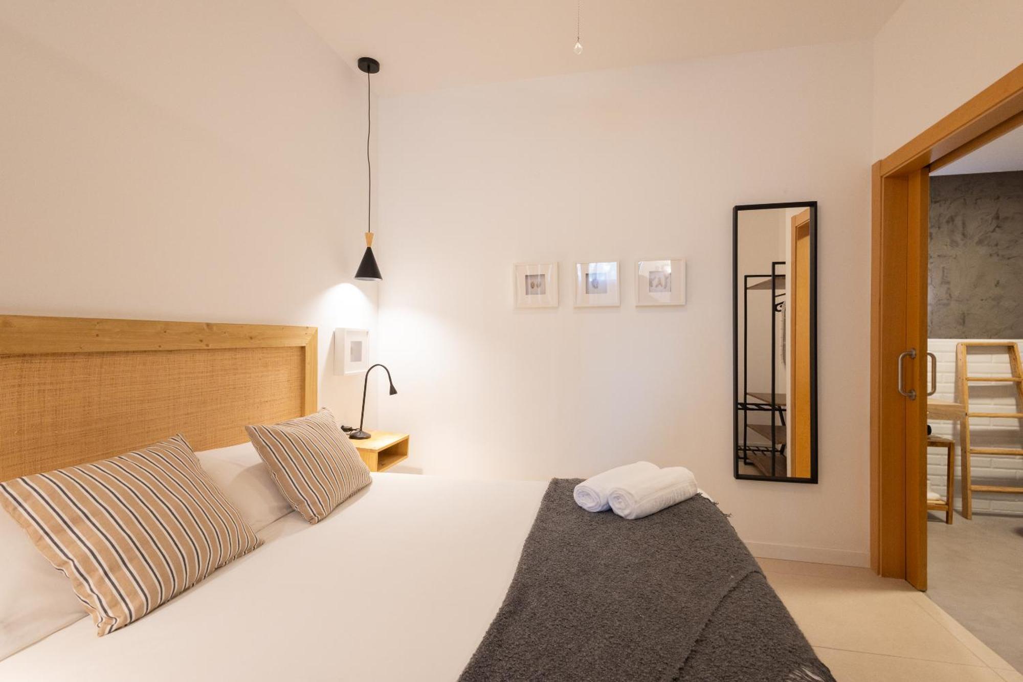 Florit Flats - The Pitiusas Rooms Valencia Bagian luar foto